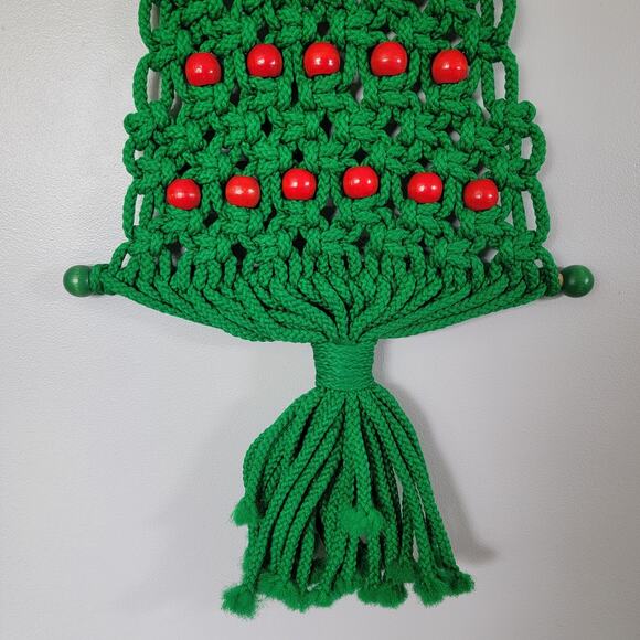 Macrame Christmas Tree Boho VTG Wall Hanging Green Red Holidays Winter Festive - Picture 4 of 7